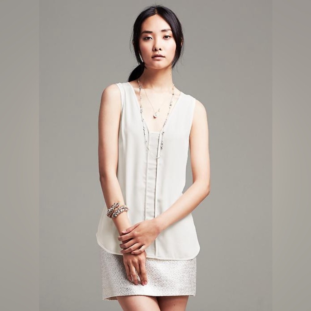 Banana Republic Seamed Inset Sleeveless Blouse in Cocoon - Size L
